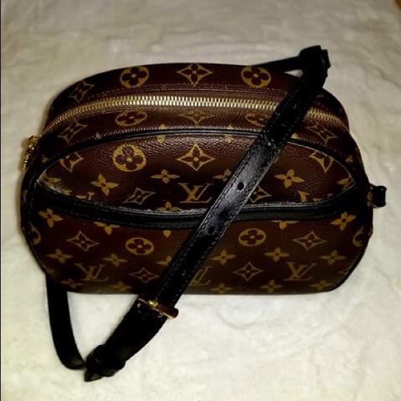 Louis Vuitton Handbags - Auth LV Louis blois monogram